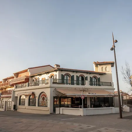 Apartment Les Basques, Vue Et Acces Directe A La Plage, Immense Terrasse, Place Des Landais Hossegor, Quartier Tres Anime, Ideal Pour Un Sejour Entre Amis *