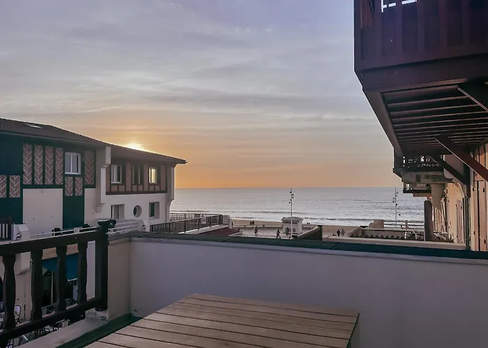 Les Basques, Vue Et Acces Directe à La Plage, Immense Terrasse, Place Des Landais Hossegor, Quartier Très Animé, Idéal Pour Un Entre Amis *