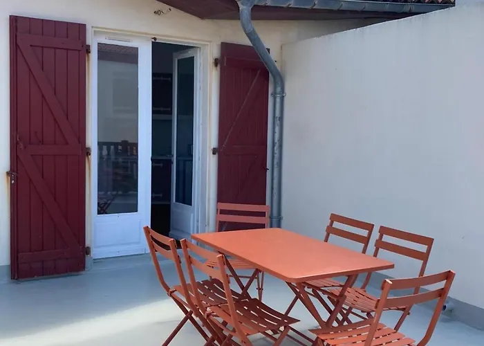 Les Basques, Vue Et Acces Directe à La Plage, Immense Terrasse, Place Des Landais Hossegor, Quartier Très Animé, Idéal Pour Un Entre Amis
