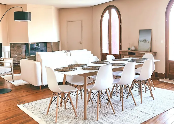 Appartement Les Basques, Vue Et Acces Directe à La Plage, Immense Terrasse, Place Des Landais Hossegor, Quartier Très Animé, Idéal Pour Un Entre Amis